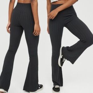 OFFLINE BY AERIE OG GROOVE FLARE LEGGINGS SIZE XS!